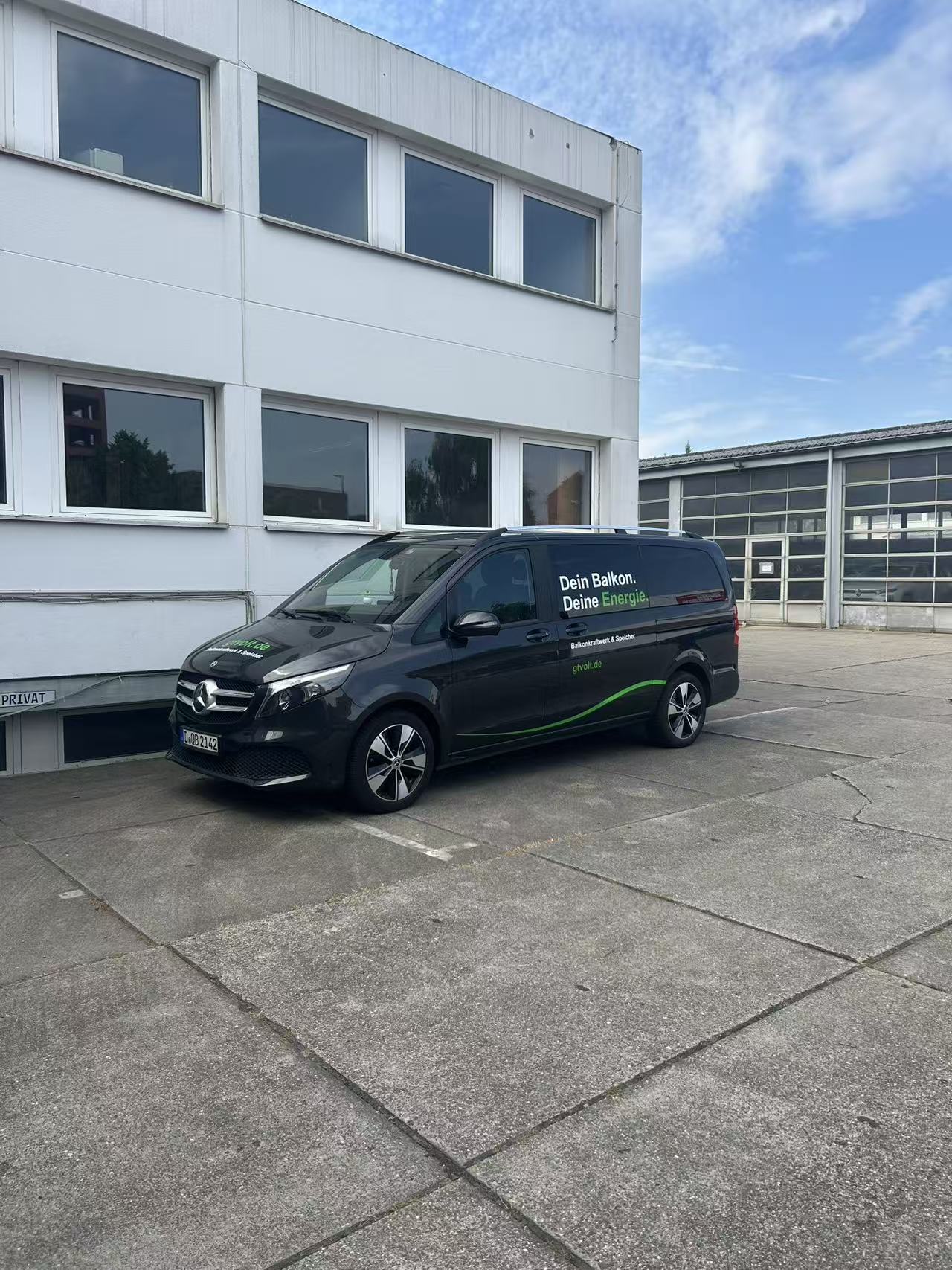 GTVOLT Servicefahrzeug für Balkonkraftwerk-Beratung in Düsseldorf